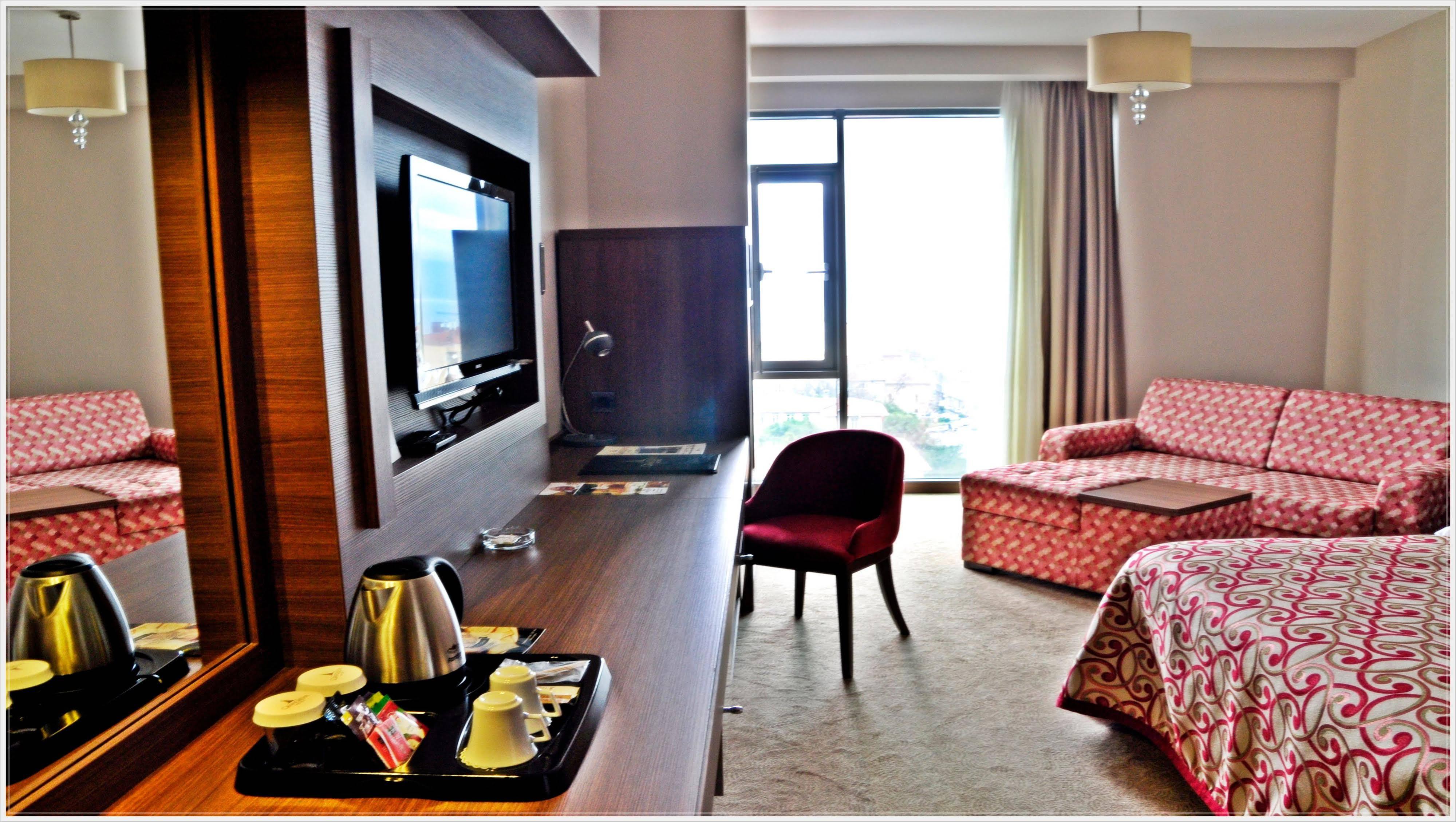 Bandırma Grand Asya Hotel מראה חיצוני תמונה